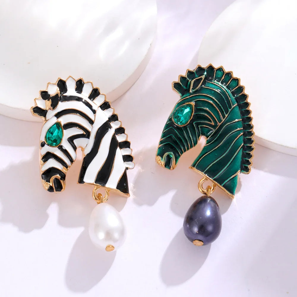 Zebbie Pearl Studs