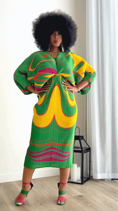 Abstract Vibe Pleated