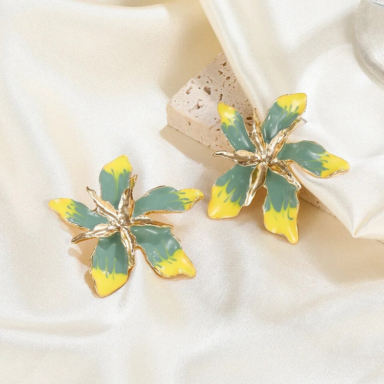 Iris Statement Stud