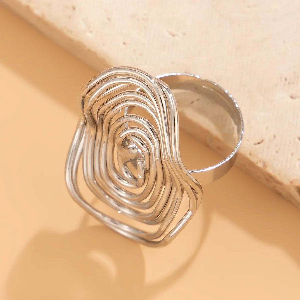 Yawi Swirl Ring