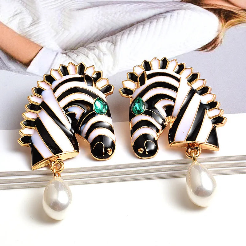 Zebbie Pearl Studs