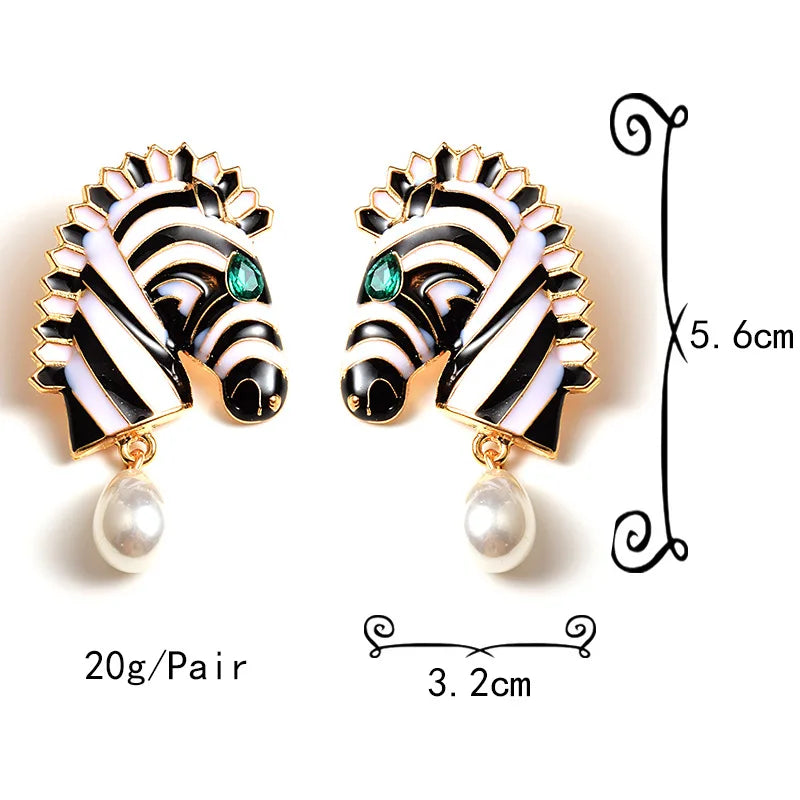 Zebbie Pearl Studs