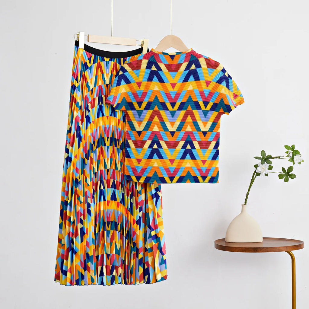 Vee Print Pleated Set