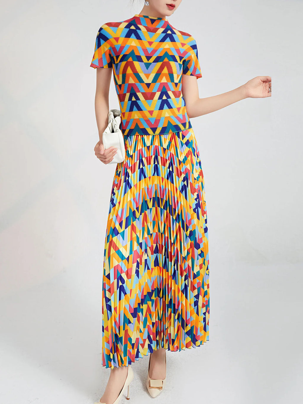 Vee Print Pleated Set