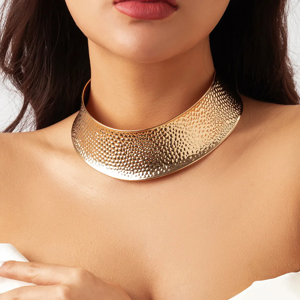 Neeya Brass Choker